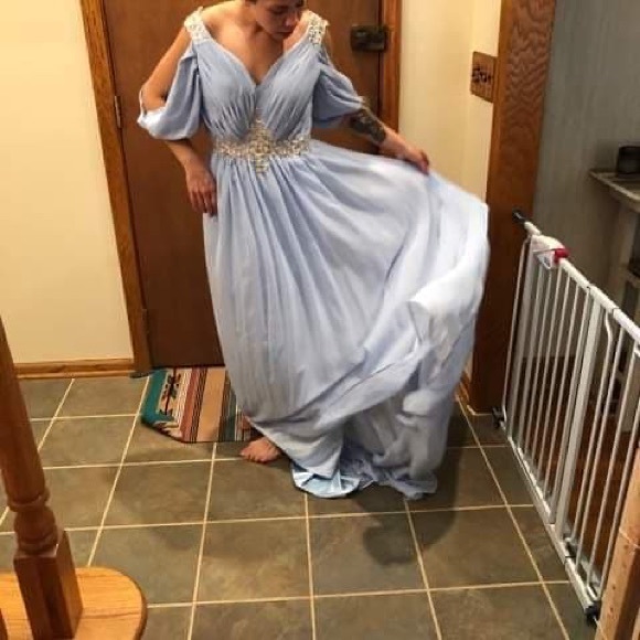 Prom or weeding dress - Picture 2 of 5